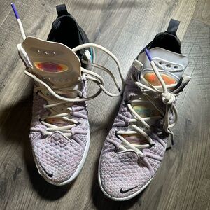 LeBron 18 XVIIi Nikes